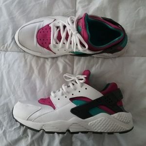 Nike Air Huarache White/Emerald/Fuschia